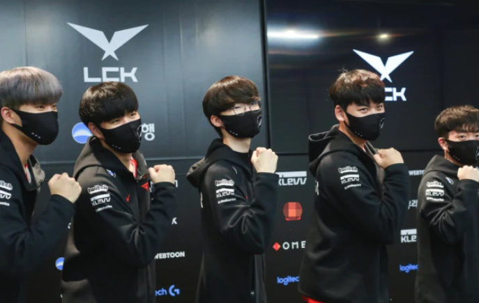 DK横扫DRX，BDD团战一打五焦点之战八强赛，引爆全场热议