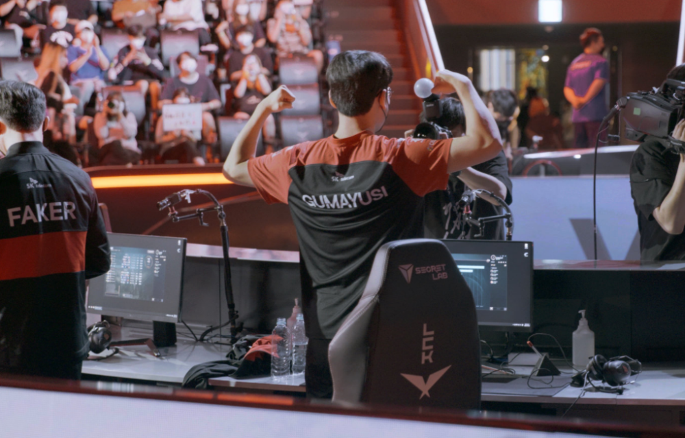 SHR险胜FNC,Zeus拿下关键大龙激烈交锋四强赛,留下经典瞬间的简单介绍 SHR险胜FNC,Zeus拿下关键大龙激烈交锋四强赛,留下经典瞬间的简单介绍