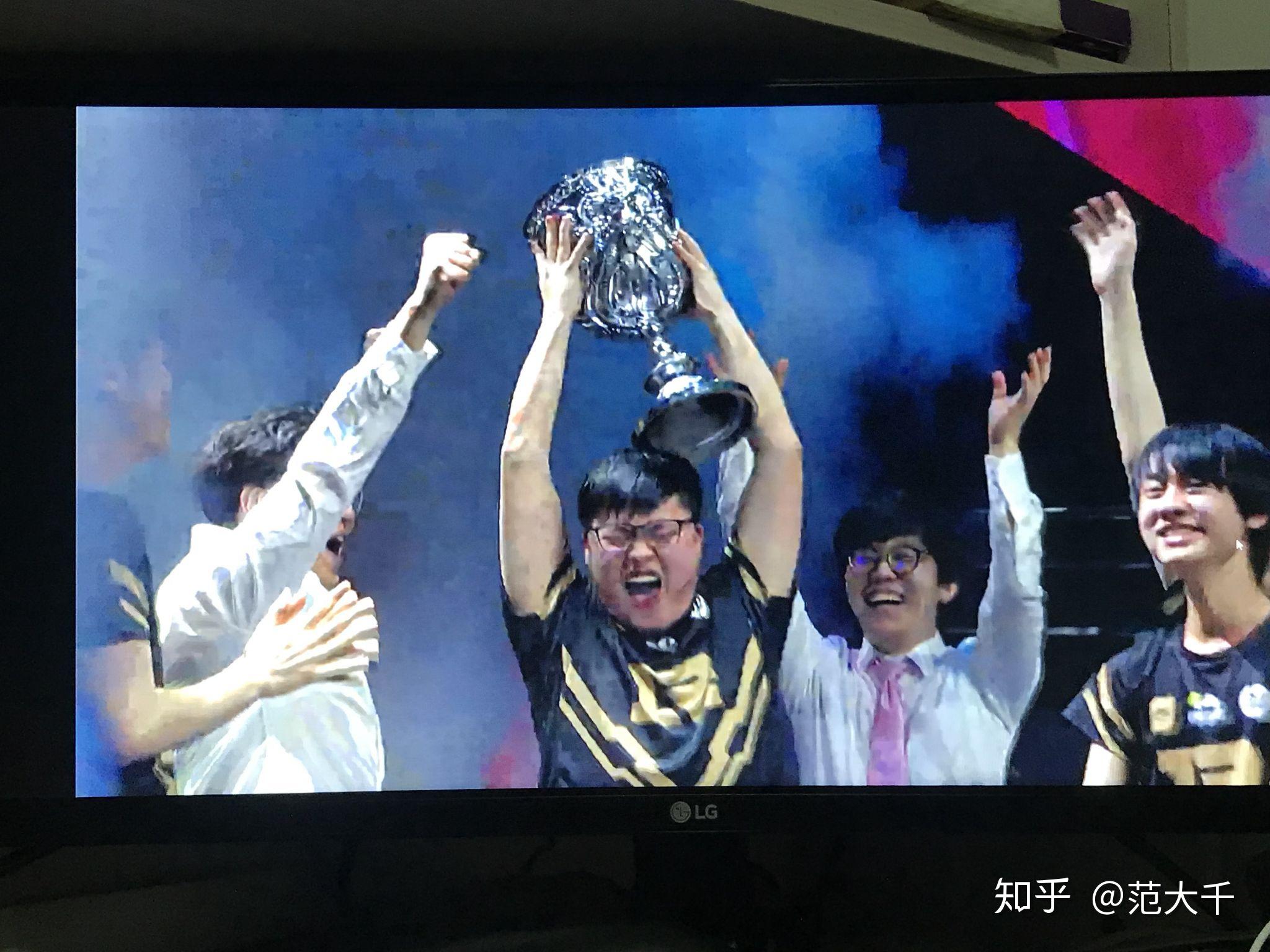 包含EDG绝杀RNG，Hanssama开启传奇时刻宿命之战半决赛，留下经典瞬间的词条