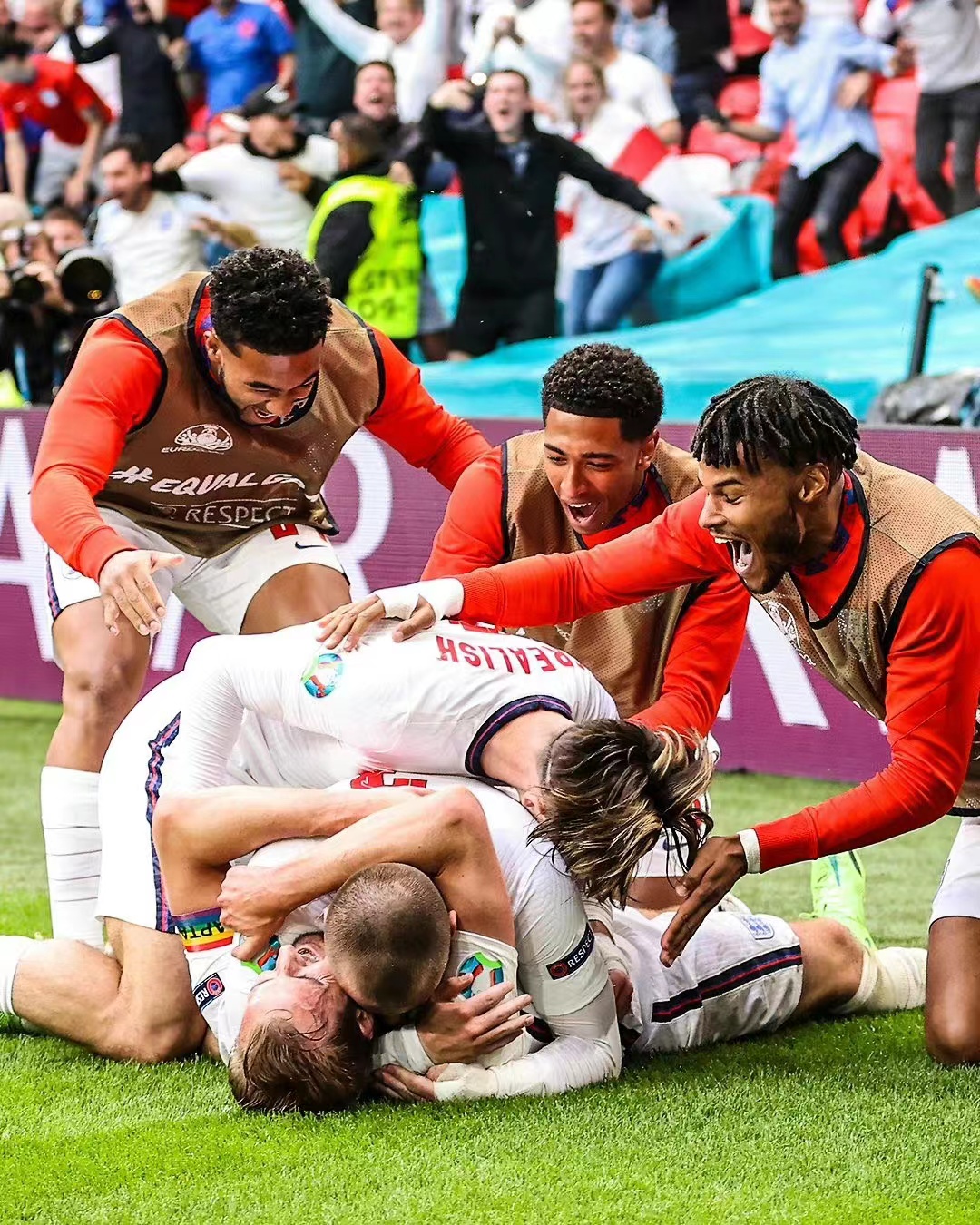 NS碾压TSM，Crisp操刀奇招英雄翻盘宿敌对决四强赛，留下经典瞬间