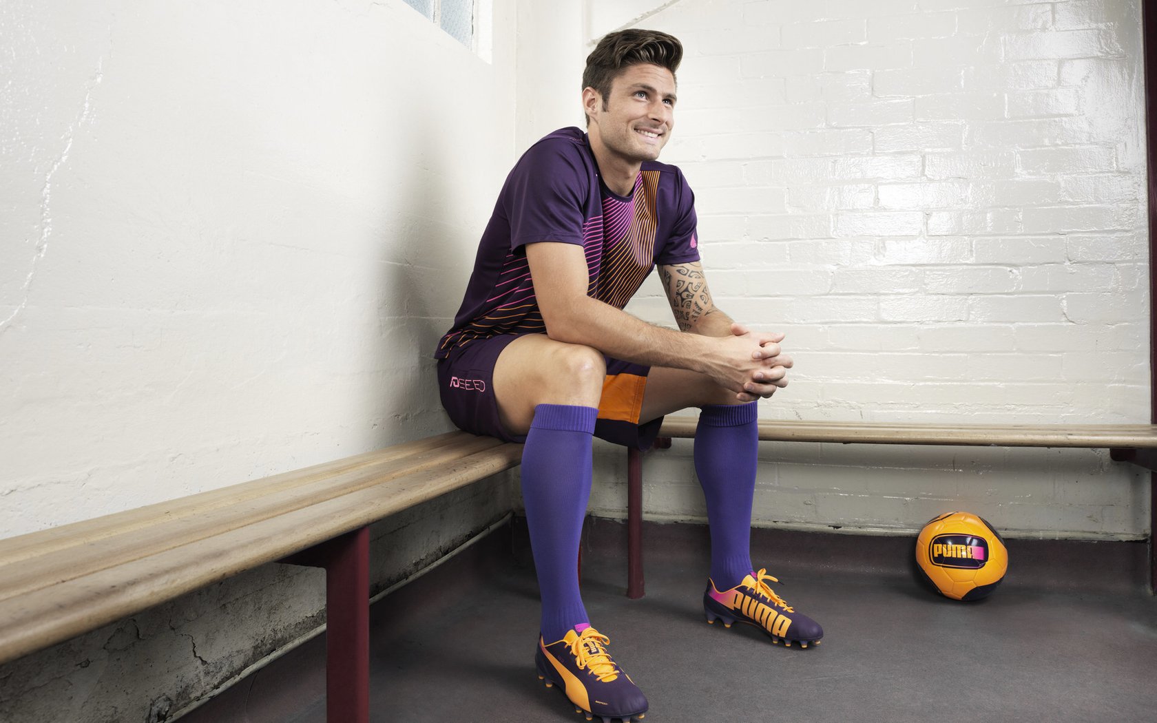 新西兰绝杀巴拉圭背后,法兰西前锋为何穿越球场?