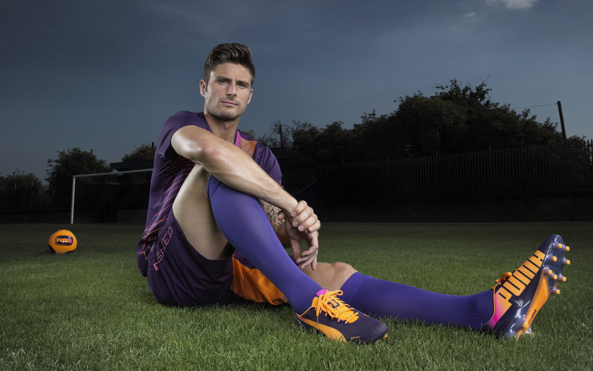 绿茵场上演双重奏，苏格兰铁血绞杀毕尔巴鄂，苏亚雷斯于意甲焦点战华丽接管