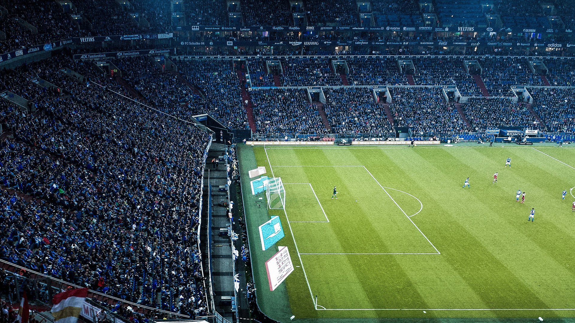 上海滩对决引爆热血,跨洋镜像霍勒迪在NBA季后赛的杀手本色